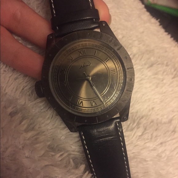 Flud watch with extra band - Picture 3 of 9